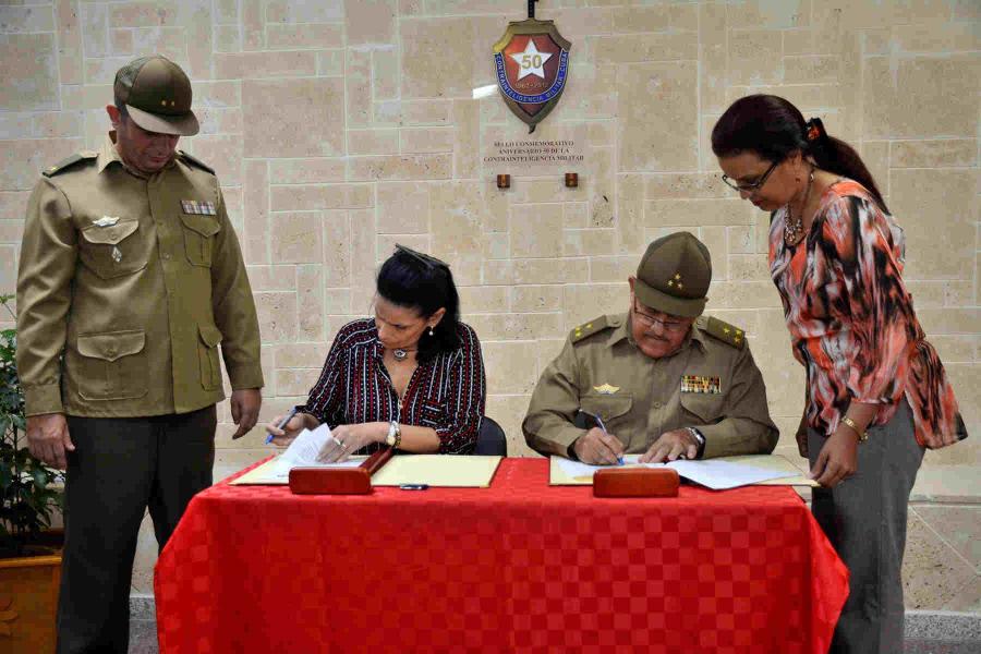 Firma de Convenio con la Escuela Militar Superior Comandante Arides Estévez Sánchez