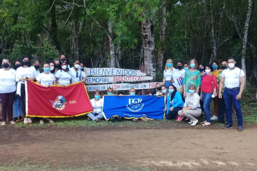 Recorrido de la bandera de honor de la UJC por Cienfuegos