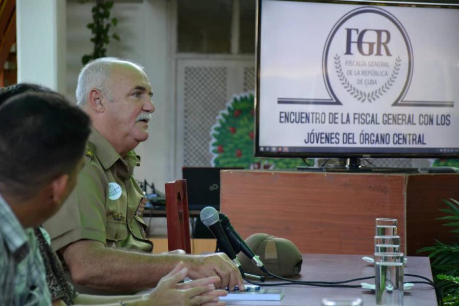 encuentro de la Fiscal General con 