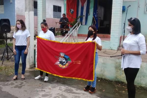 Recorrido de la bandera de honor de la UJC por Cienfuegos