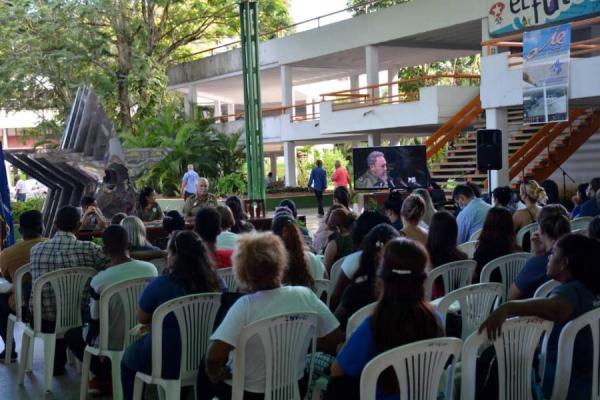 encuentro de la Fiscal General con jóvenes